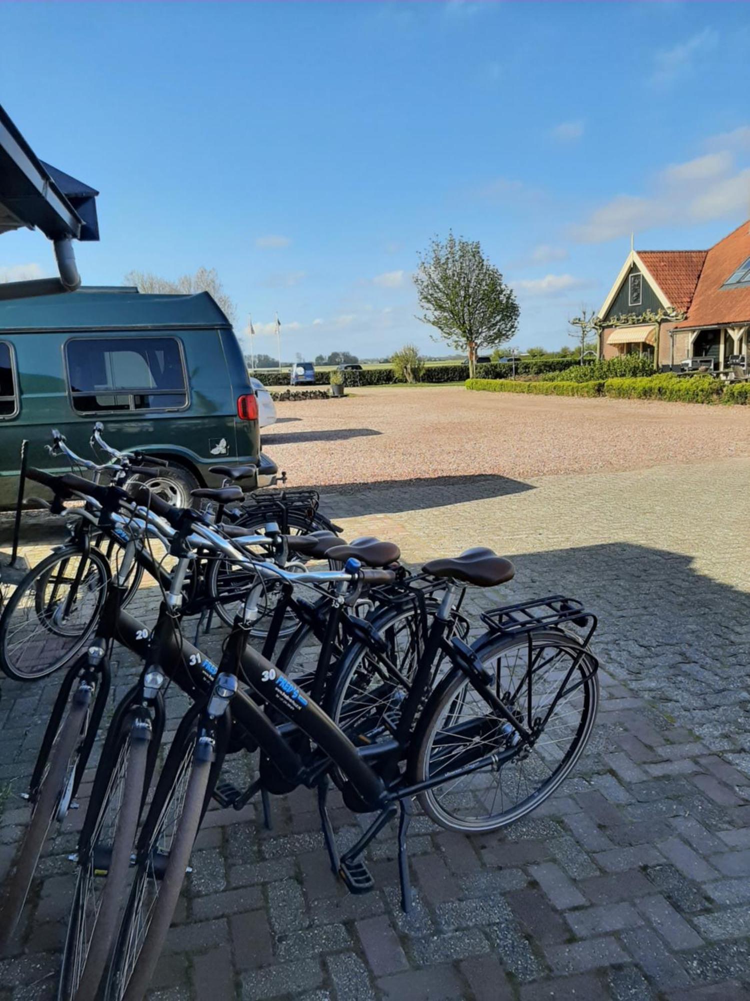 Breezand Camping De Tulpenweide Lege Kampeerplaats, Lege Plaats Op Het Gras Zonder Bed מראה חיצוני תמונה