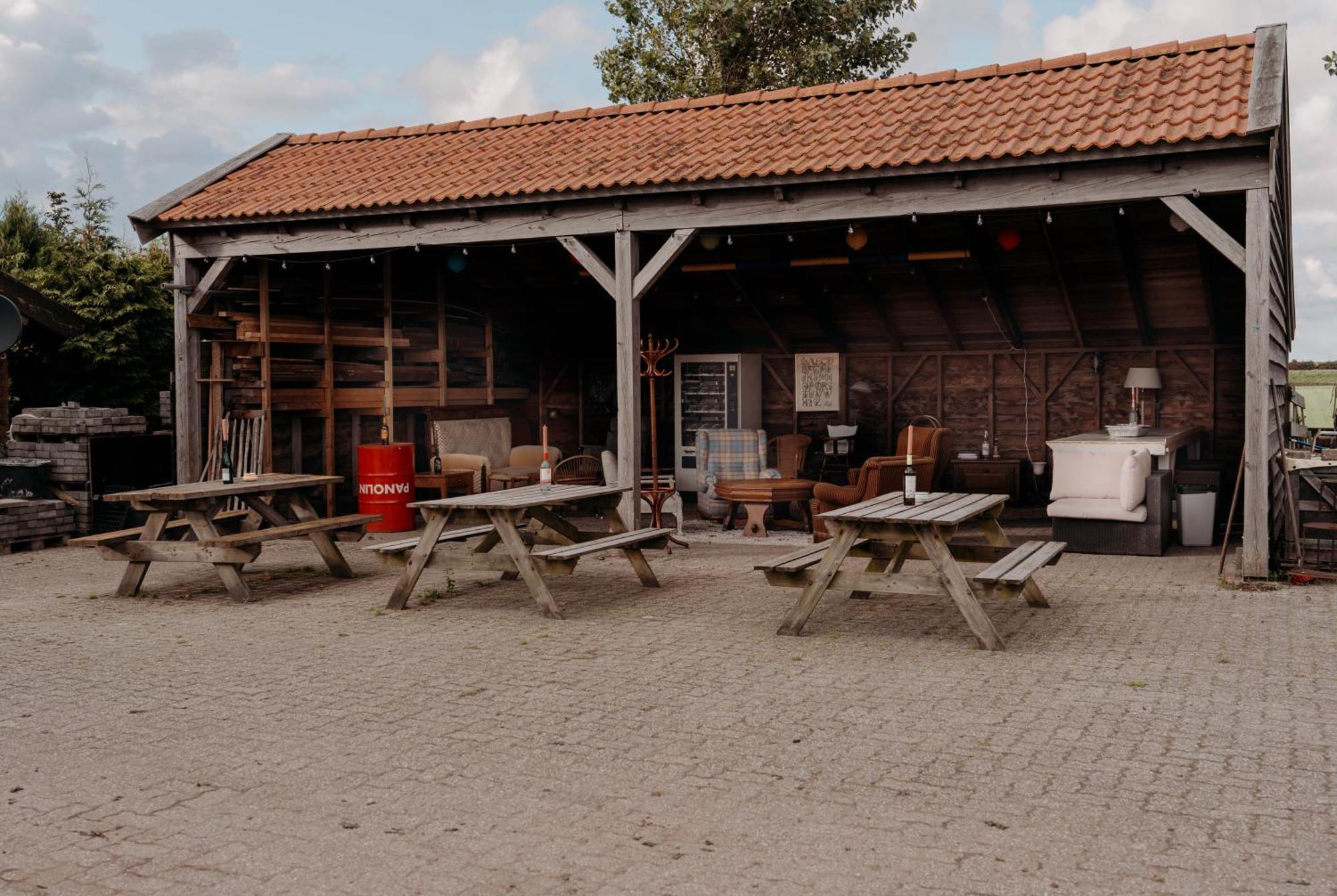 Breezand Camping De Tulpenweide Lege Kampeerplaats, Lege Plaats Op Het Gras Zonder Bed מראה חיצוני תמונה