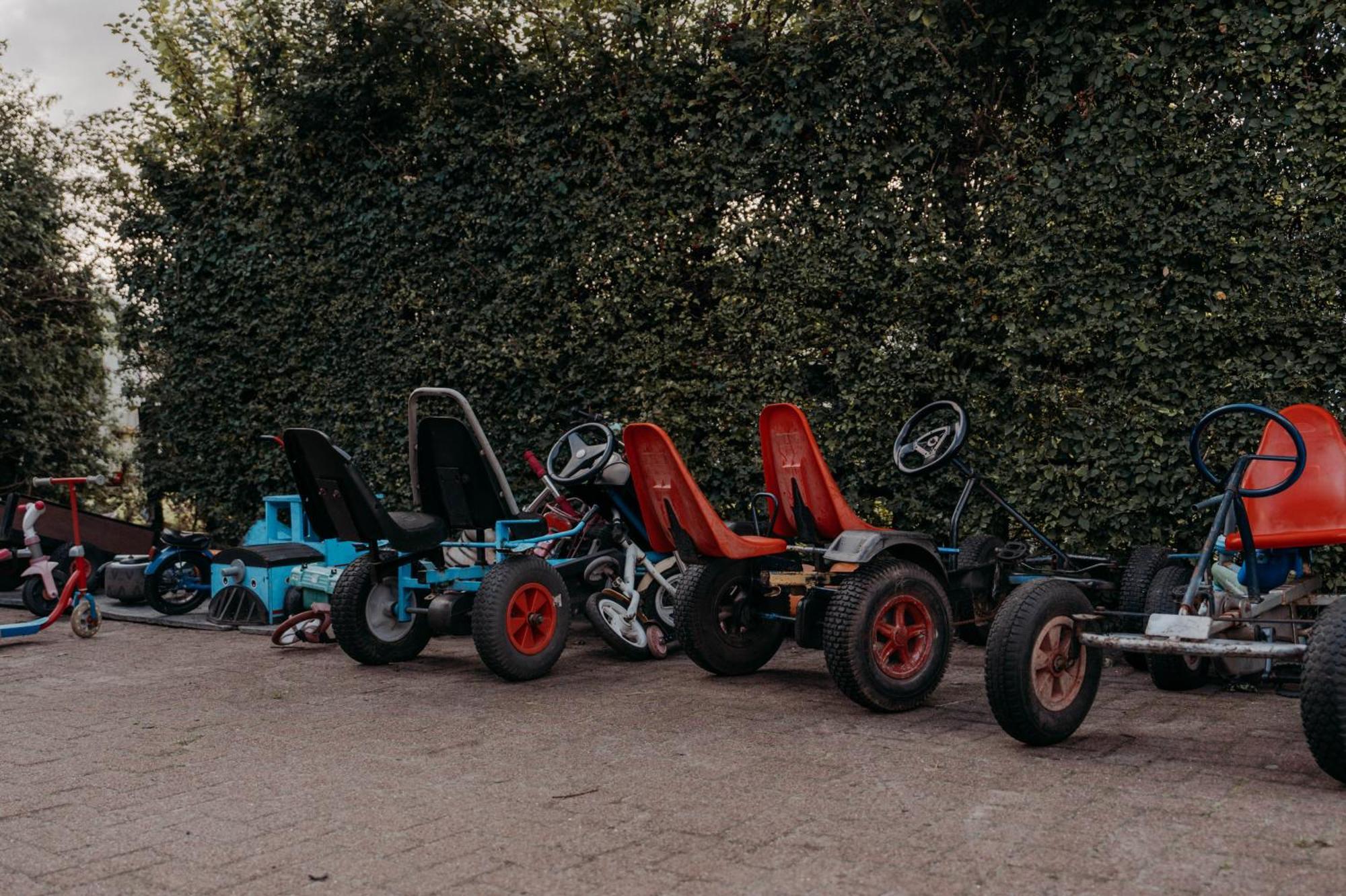 Breezand Camping De Tulpenweide Lege Kampeerplaats, Lege Plaats Op Het Gras Zonder Bed מראה חיצוני תמונה